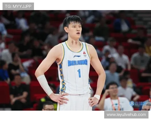 北京北汽半场44-48落后北控，曾凡博带伤作战拿8分